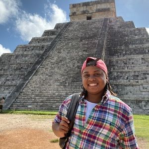 Meet your Posher, Lauren